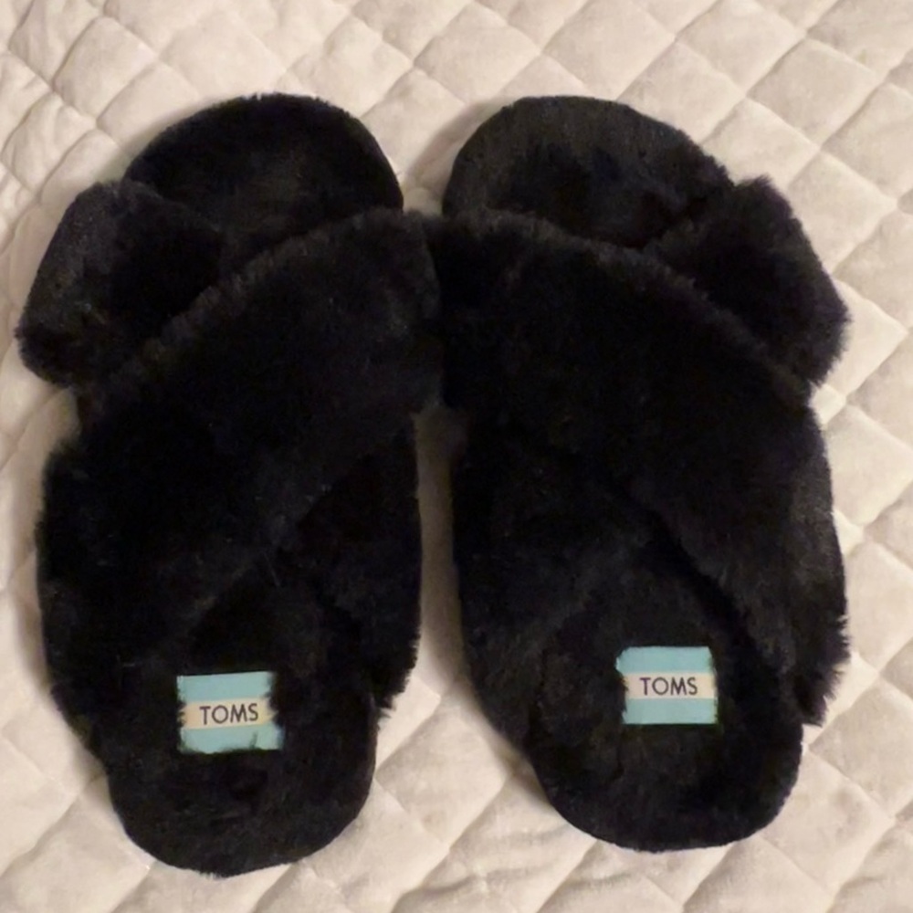 TOMS Black Fuzzy Slippers